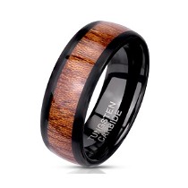 Vyriškas žiedas juodos spalvos bei su medienos pluošto apdaila